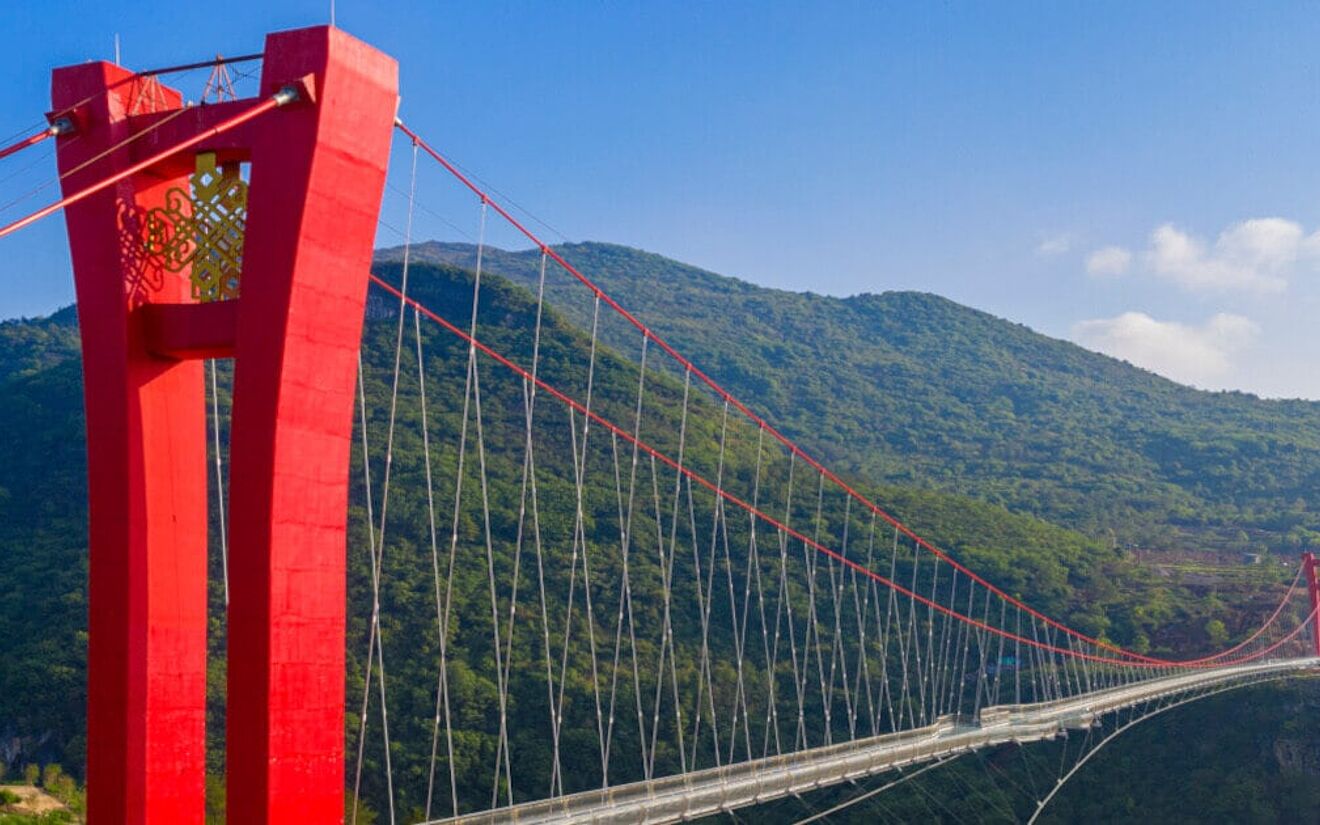 Schwerelos: Längste Glasbrücke der Welt