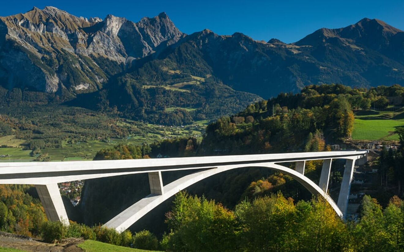 The Efficiency of BIM for Bridges