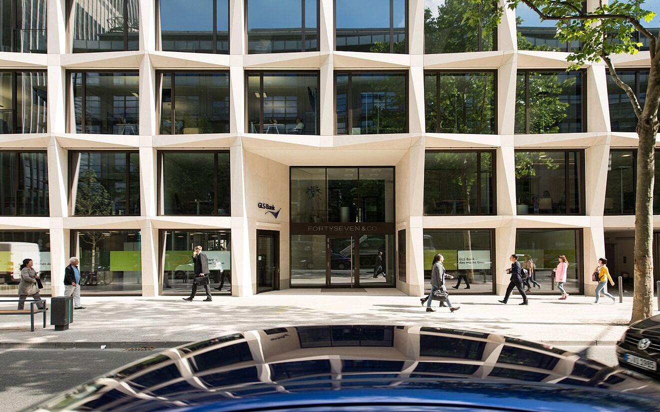Architecture of Money - Modern Bank Buildings and their Symbolism